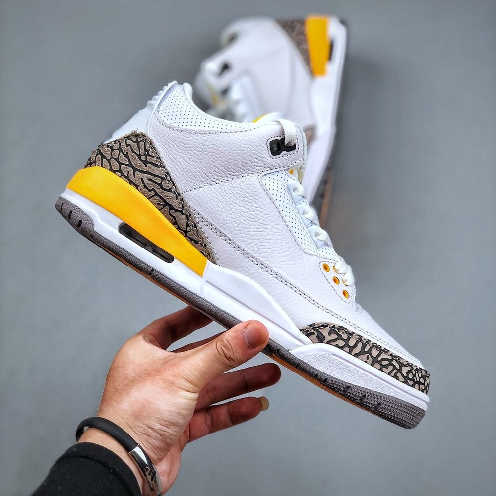 Air Jordan 3 Retro - Picture 4 of 9